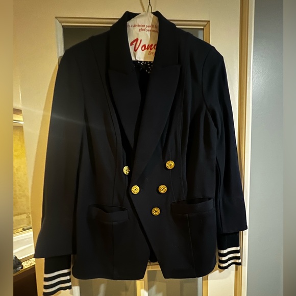 Like New - Cabi Grand Slam Blazer with Removable Sleeves - Picture 2 of 6